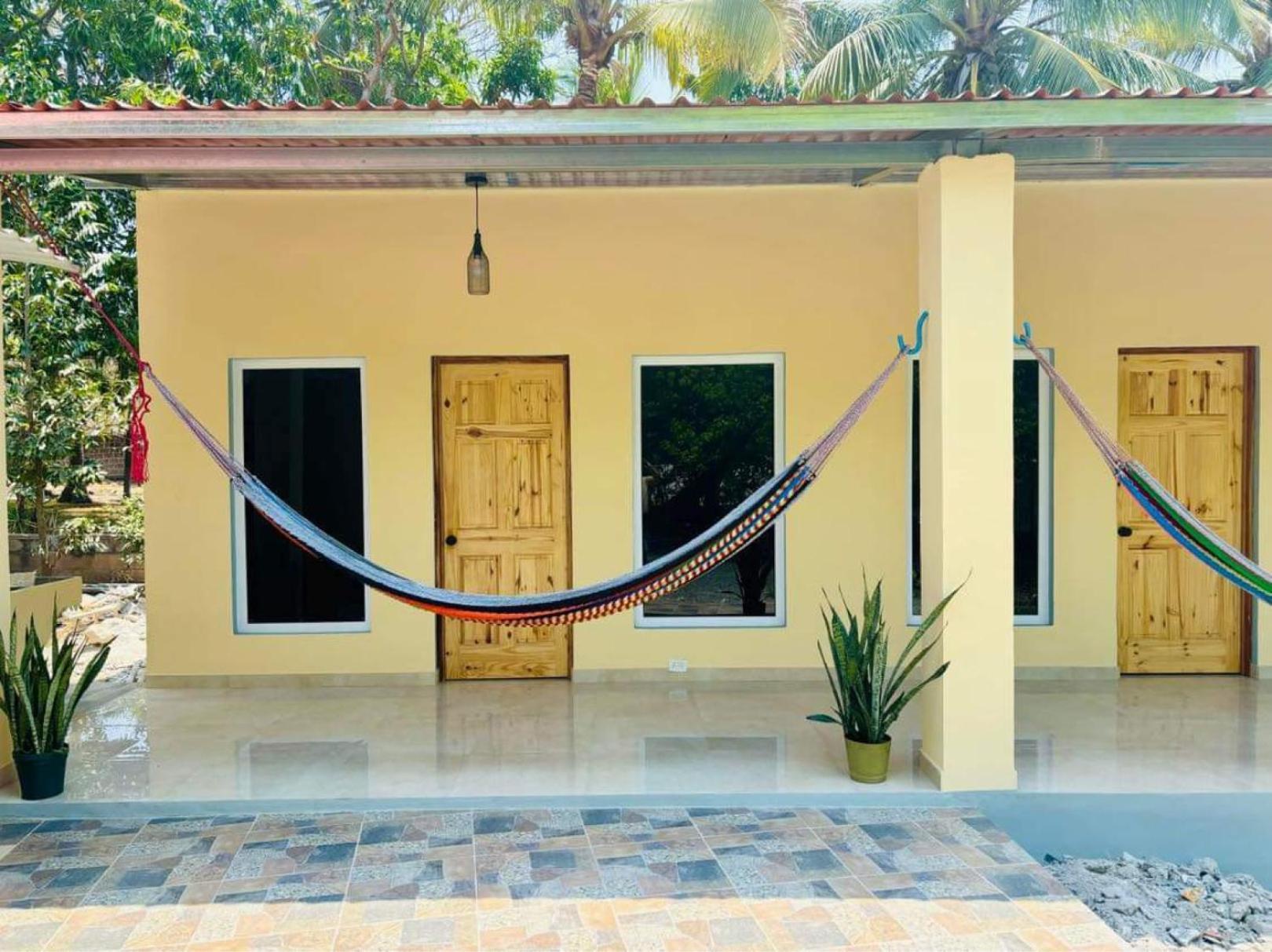 Hostal Camila'S Tamanique Εξωτερικό φωτογραφία