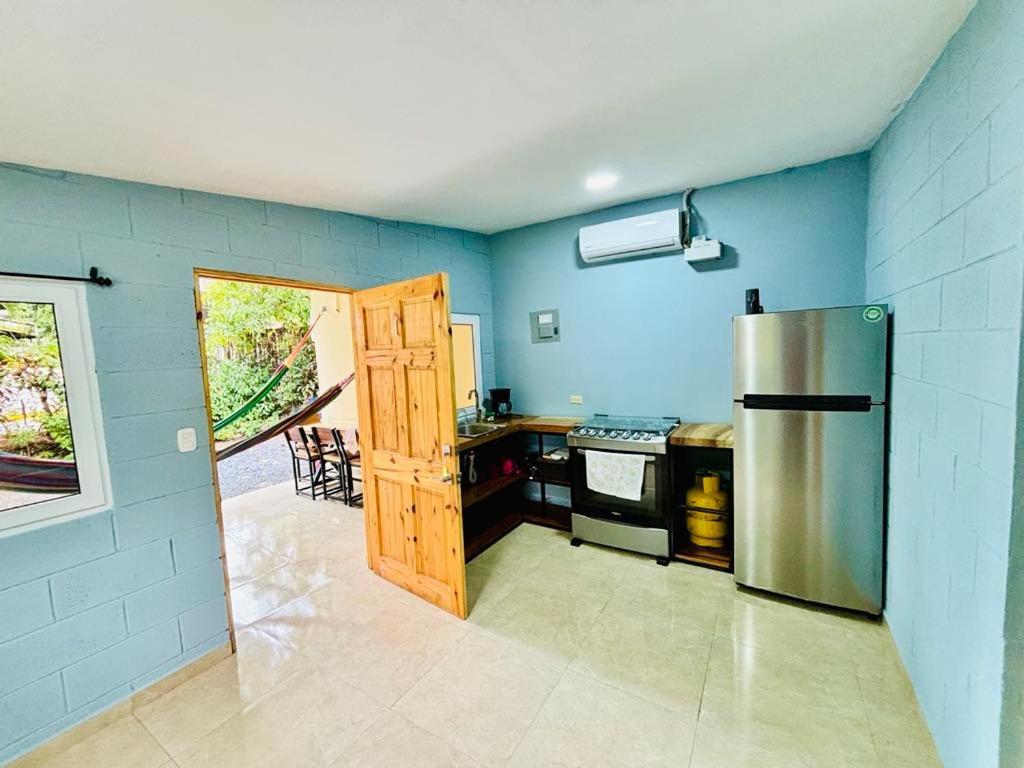 Hostal Camila'S Tamanique Εξωτερικό φωτογραφία