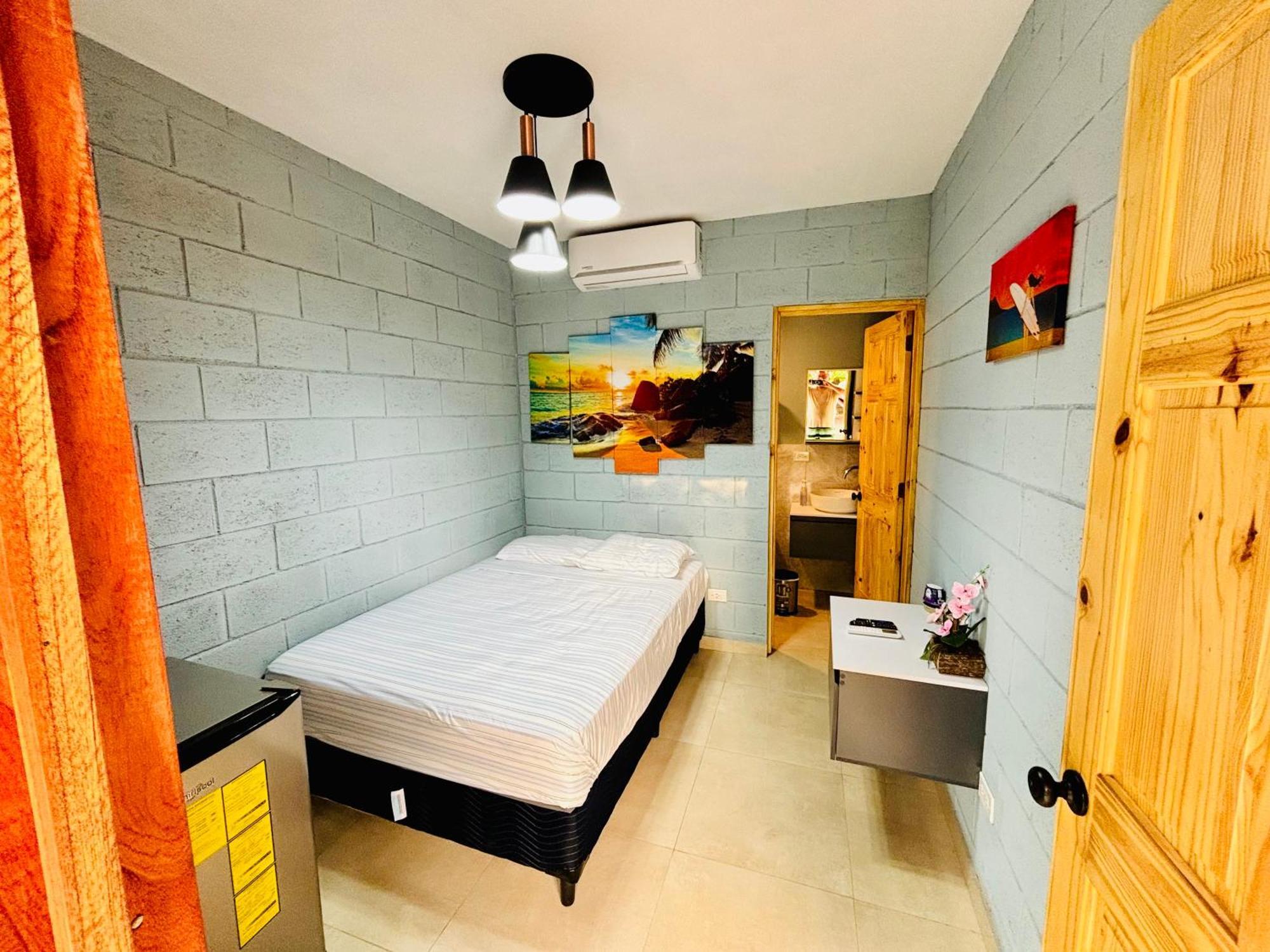 Hostal Camila'S Tamanique Εξωτερικό φωτογραφία