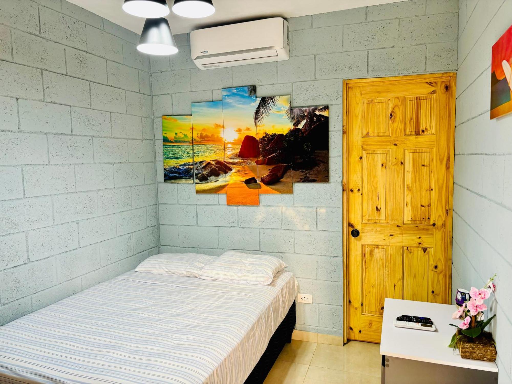 Hostal Camila'S Tamanique Εξωτερικό φωτογραφία