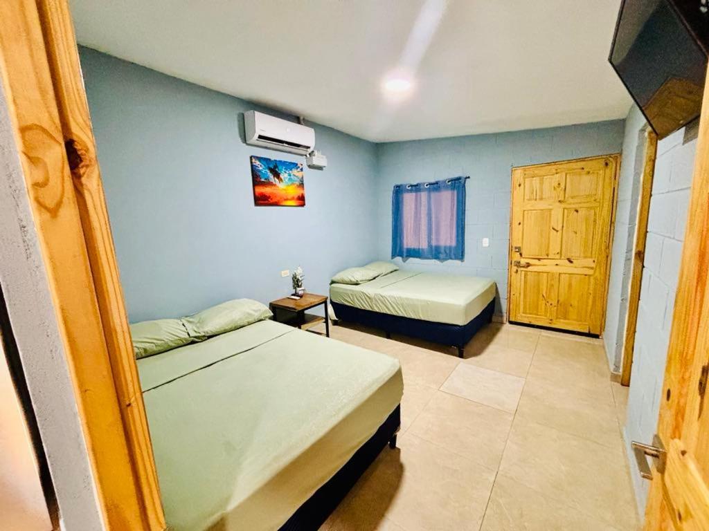 Hostal Camila'S Tamanique Εξωτερικό φωτογραφία